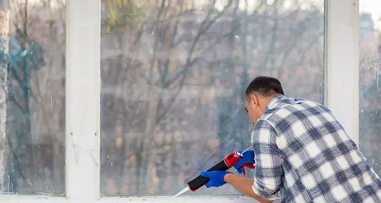 Quality Sliding Shower Door Repair for Closing Issues in Wright, FL